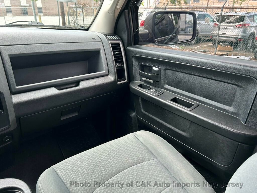 Used 2018 RAM 1500 Express w/ Black Ram 1500 Express Group AWD/4WD image 36