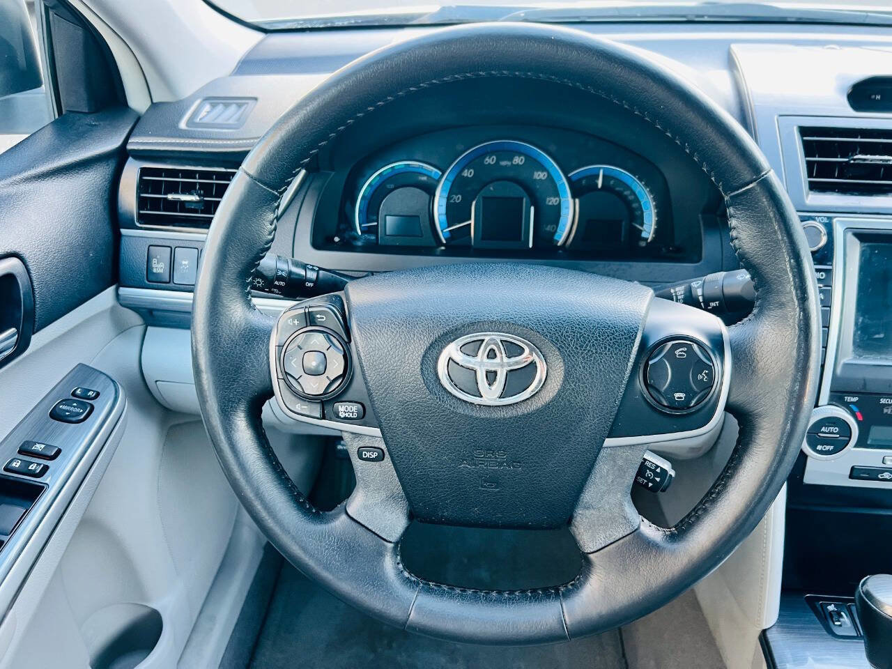 Used 2013 Toyota Camry XLE w/ Leather Pkg image 20