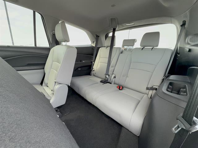 Used 2017 Honda Pilot Touring image 12