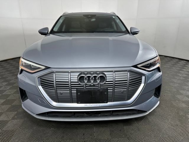Used 2019 Audi e-tron Prestige w/ Prestige Package image 8
