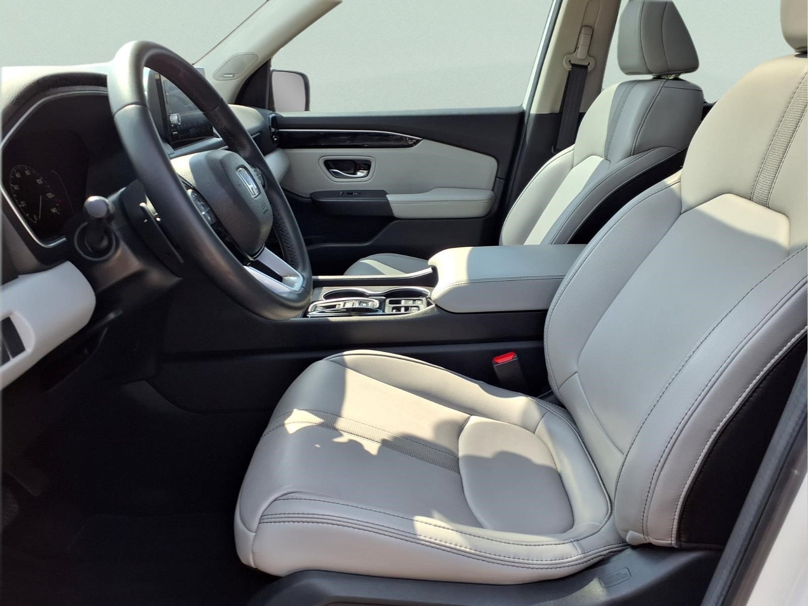 Used 2024 Honda Pilot Touring image 10