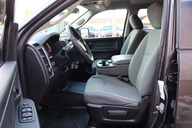 Used 2017 RAM 1500 ST w/ SXT Appearance Group AWD/4WD image 8