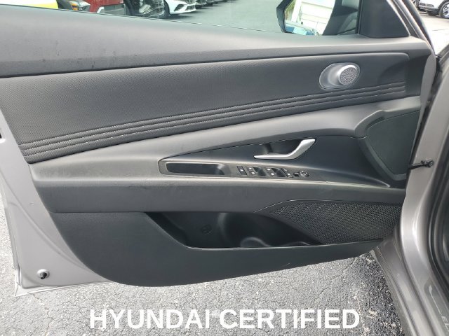 Used 2025 Hyundai Elantra SEL FWD image 9