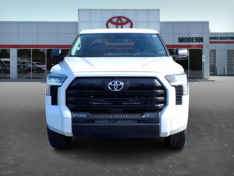 Used 2022 Toyota Tundra SR5 w/ Convenience Package image 2