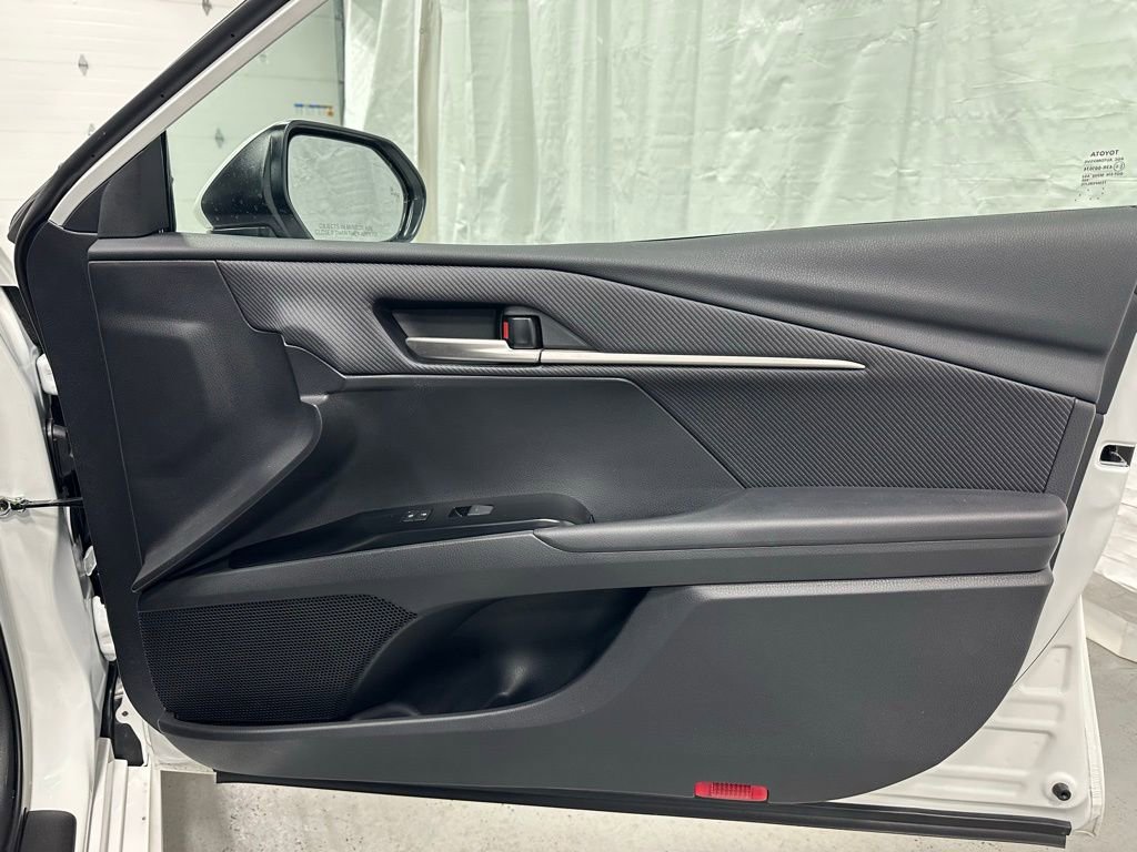Used 2026 Toyota Camry SE image 57