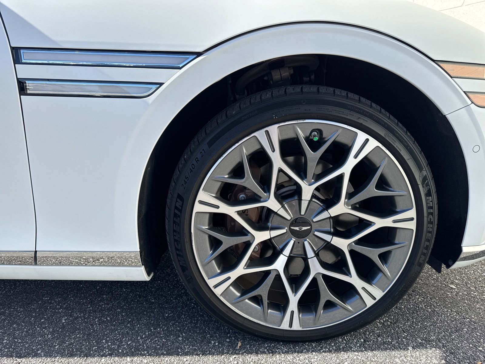 Used 2023 Genesis G90 3.5T image 9