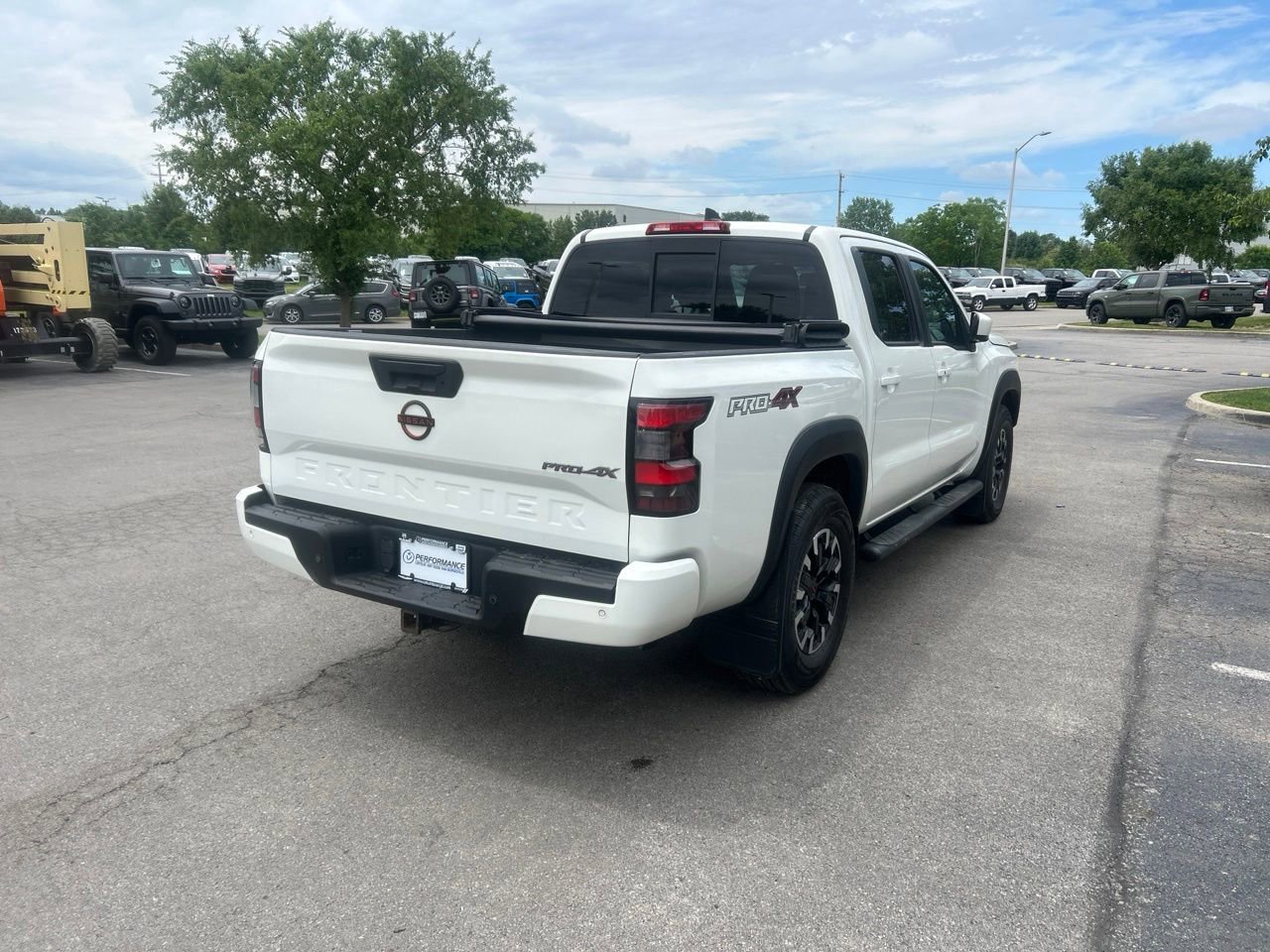 Used 2022 Nissan Frontier PRO-4X AWD/4WD image 3
