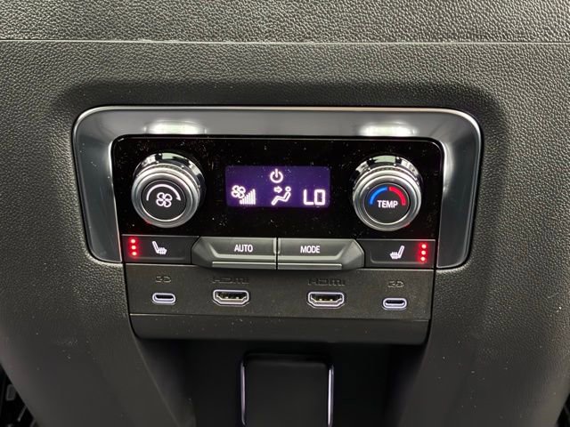 New 2026 GMC Yukon Denali w/ Denali Reserve Package image 9