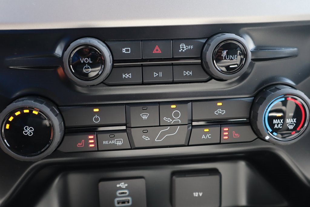 New 2025 Ford F250 XLT w/ Black Appearance Package image 8