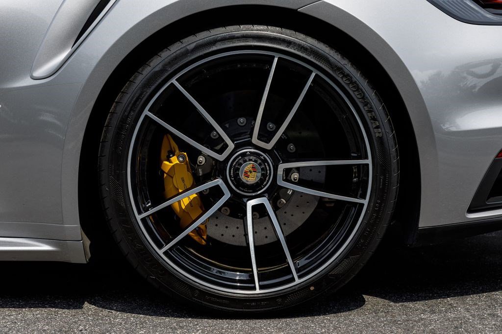 Used 2021 Porsche 911 Turbo image 15