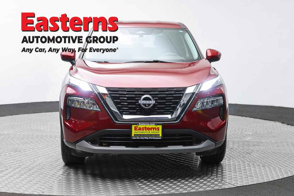 Used 2023 Nissan Rogue SV AWD/4WD image 2