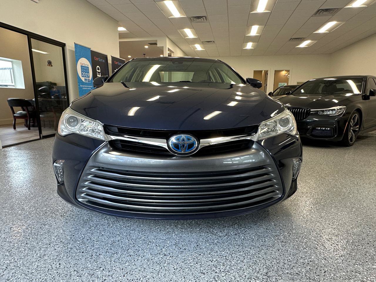 Used 2015 Toyota Camry XLE w/ Moonroof Package FWD image 11