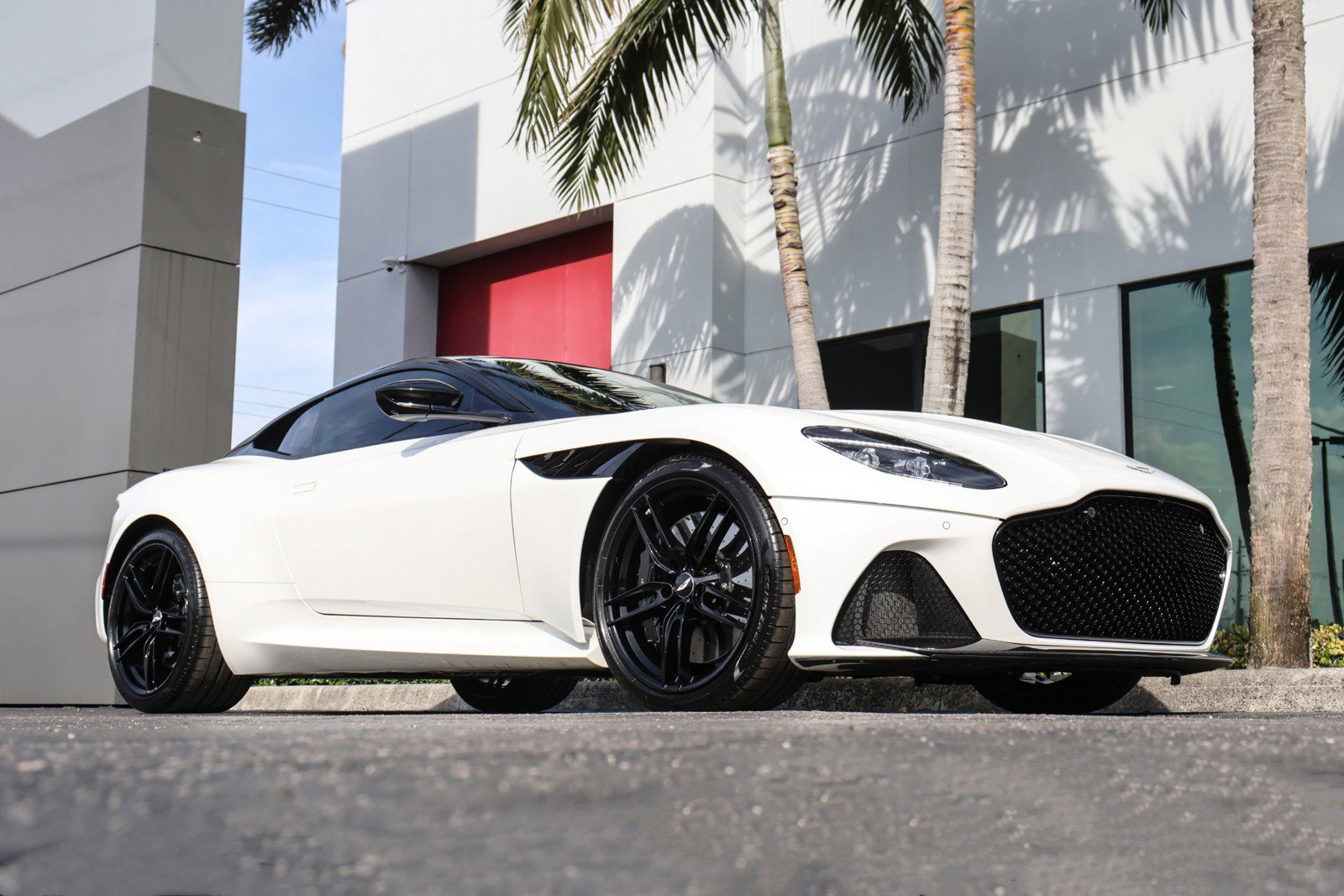 Used 2019 Aston Martin DBS Superleggera image 5