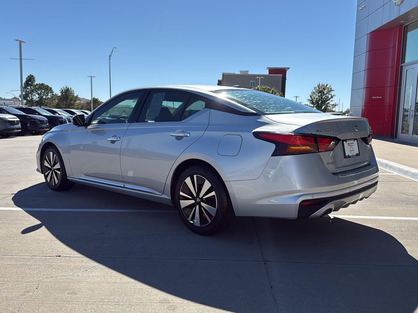 Used 2019 Nissan Altima 2.5 SV image 11
