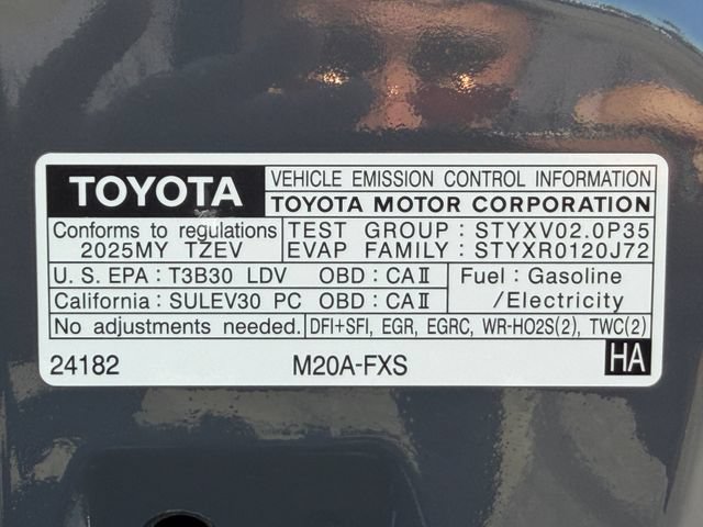 Used 2025 Toyota Prius Plug-In Hybrid FWD image 23