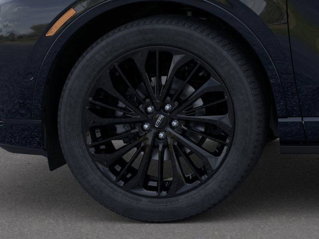 New 2025 Lincoln Corsair Reserve w/ Equipment Group 202A AWD/4WD image 19