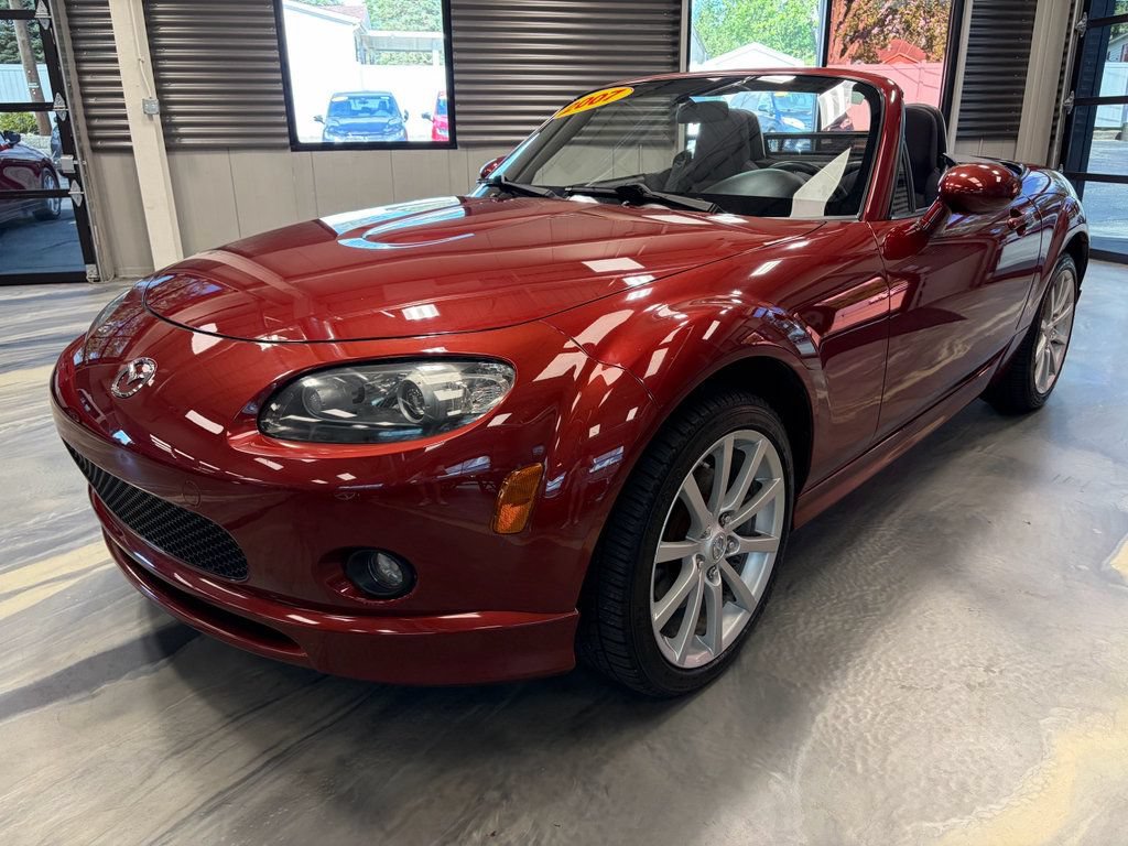 Used 2007 MAZDA MX-5 Miata Touring w/ Appearance Pkg RWD image 3