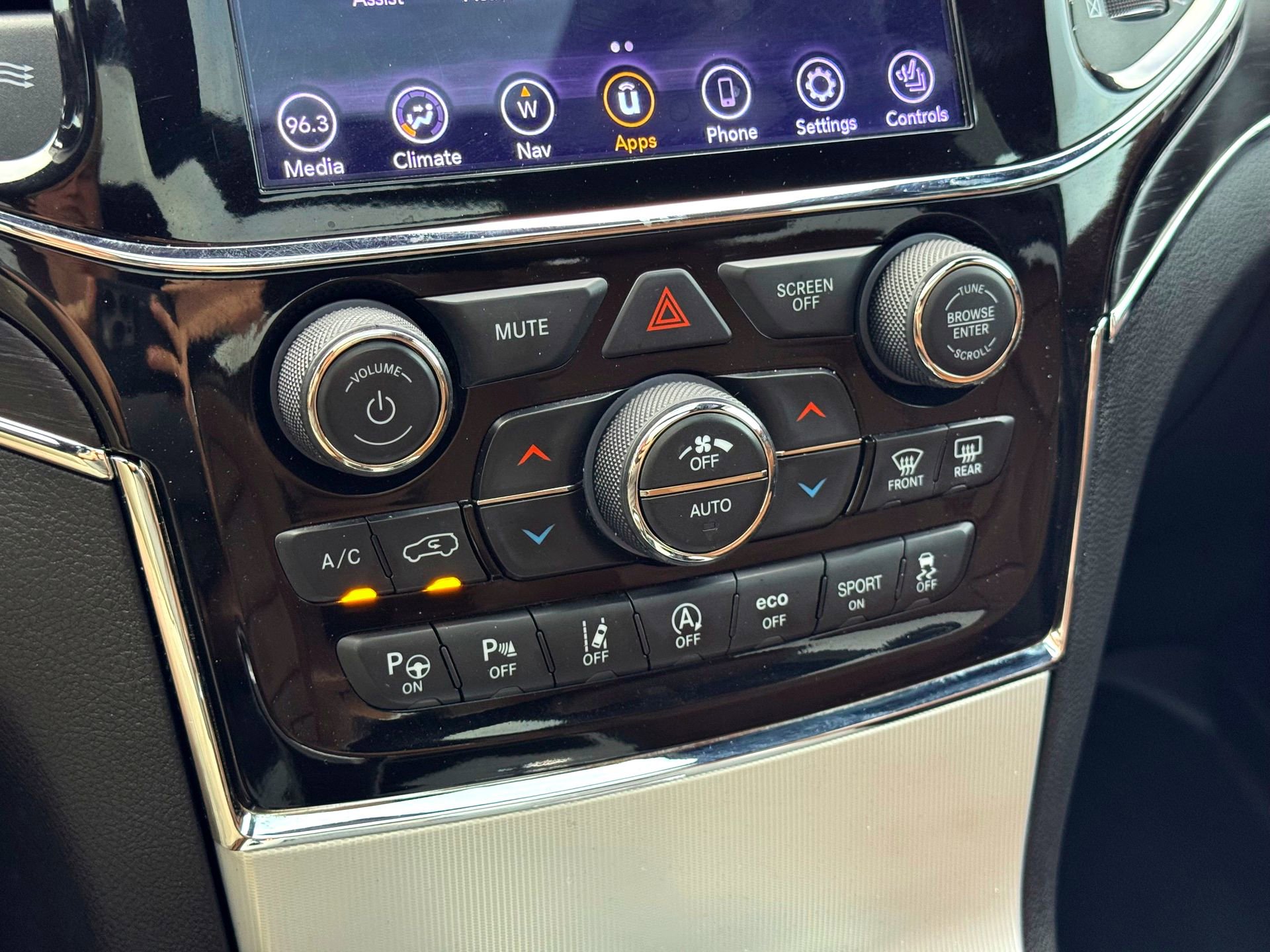 Used 2021 Jeep Grand Cherokee Summit w/ Platinum Series Group image 31