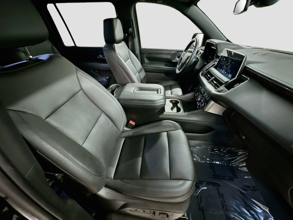 Used 2022 Chevrolet Suburban Z71 w/ Luxury Package AWD/4WD image 28