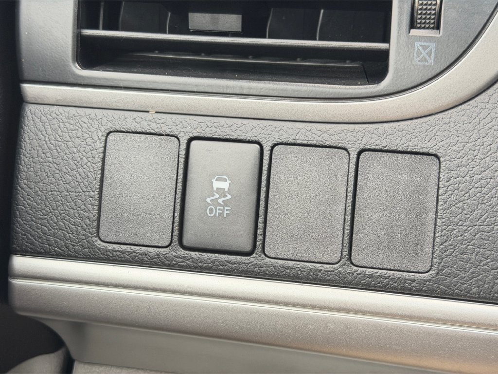 Used 2014 Toyota Camry LE FWD image 29