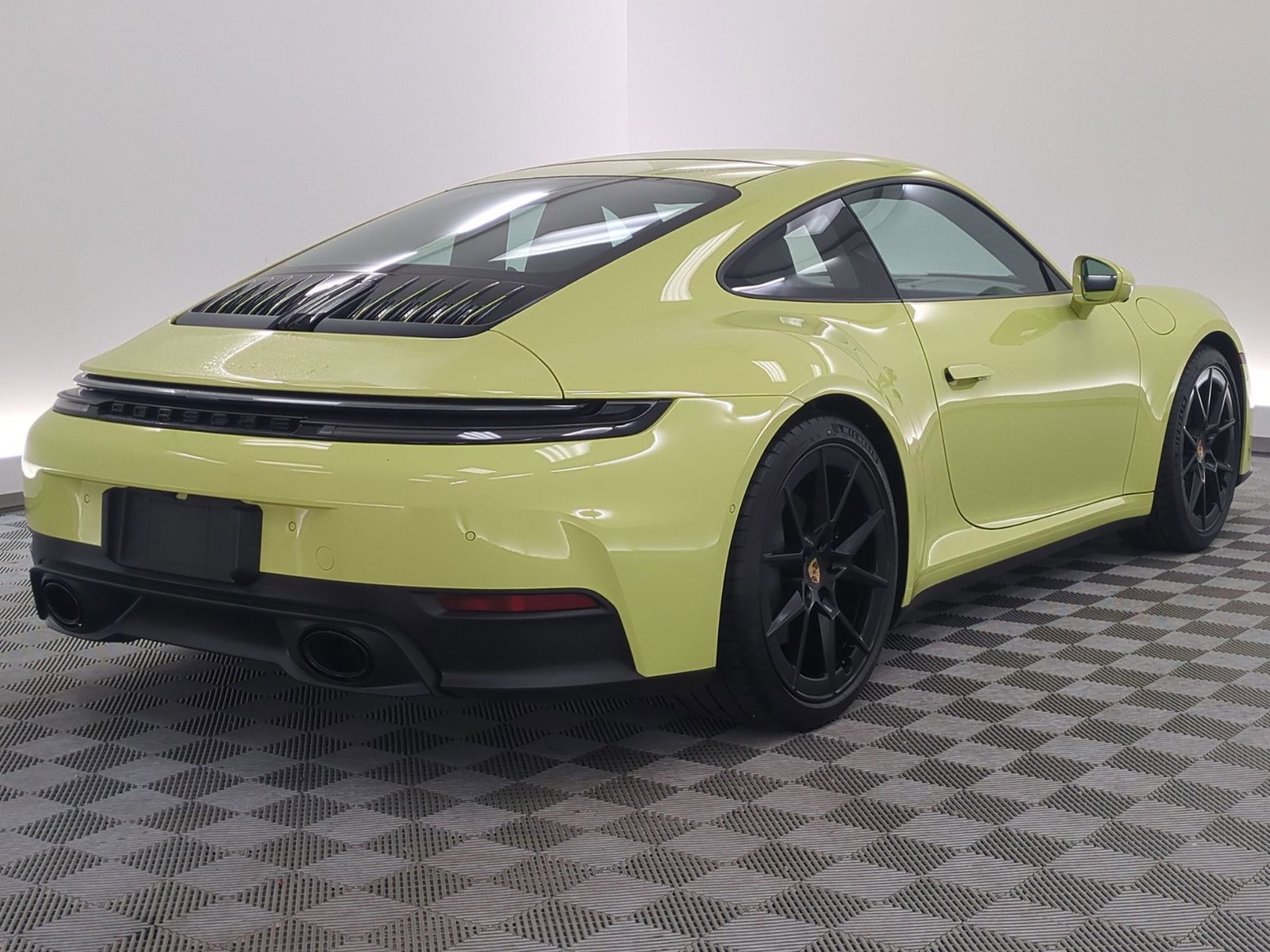 Certified 2025 Porsche 911 Carrera RWD image 9