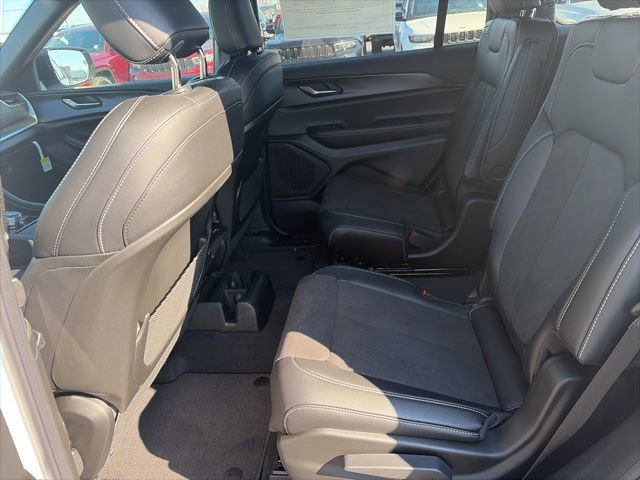 New 2025 Jeep Grand Cherokee L Altitude image 10