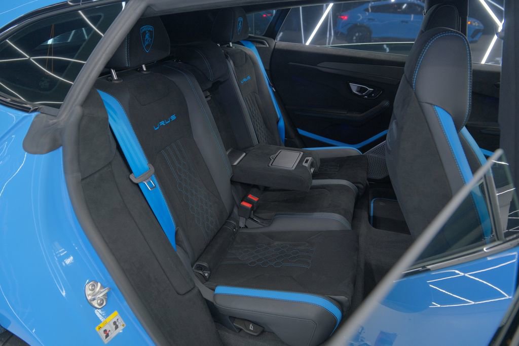 Used 2024 Lamborghini Urus Performante AWD/4WD image 28