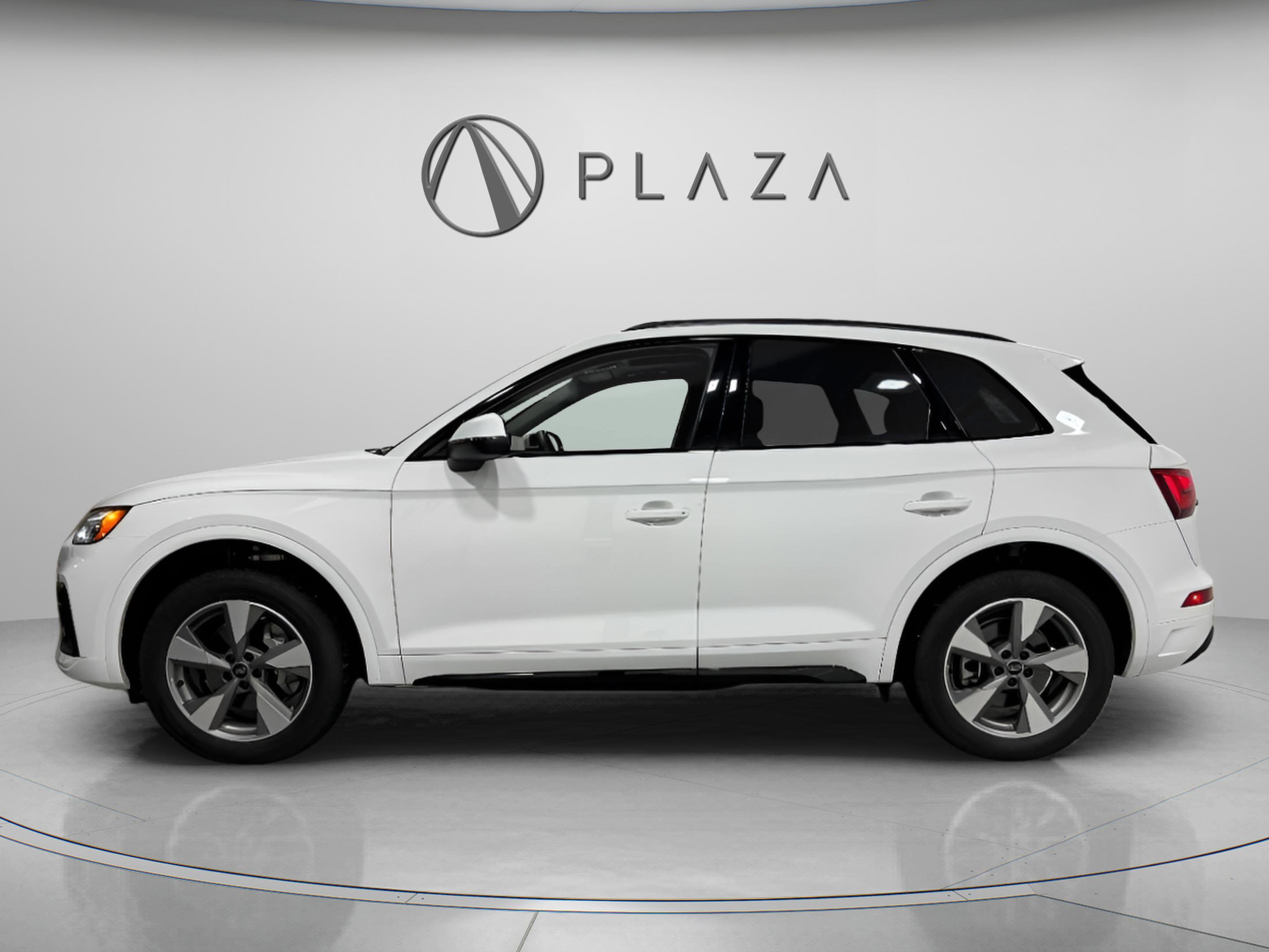 Certified 2025 Audi Q5 2.0T Premium w/ Convenience Plus Package image 2