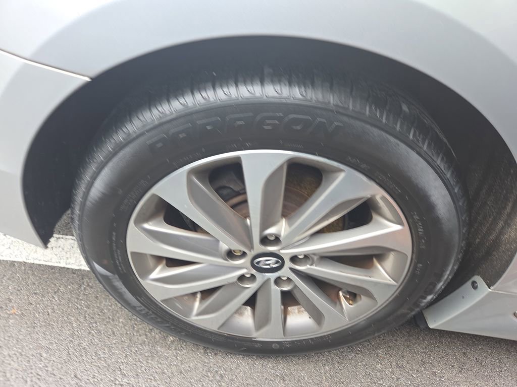 Used 2017 Hyundai Sonata Sport FWD video 3
