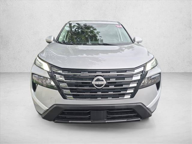 Used 2024 Nissan Rogue SV FWD image 2