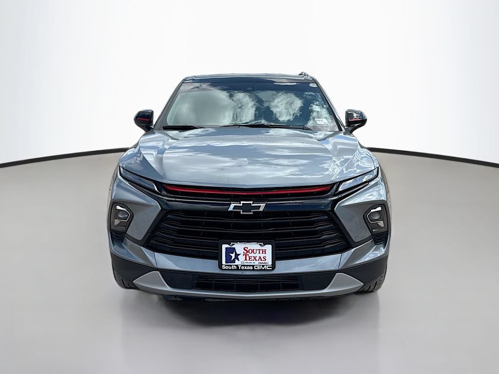 Used 2025 Chevrolet Blazer LT w/ Redline Edition FWD image 2