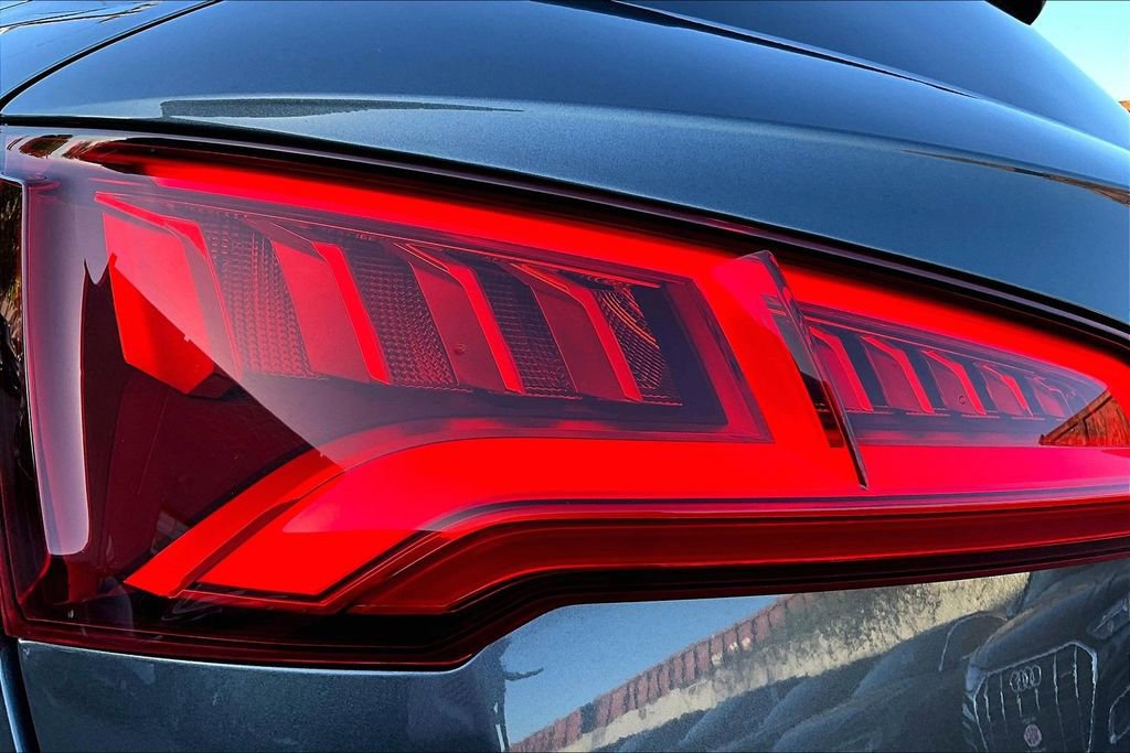 Used 2018 Audi SQ5 Premium Plus AWD/4WD image 23
