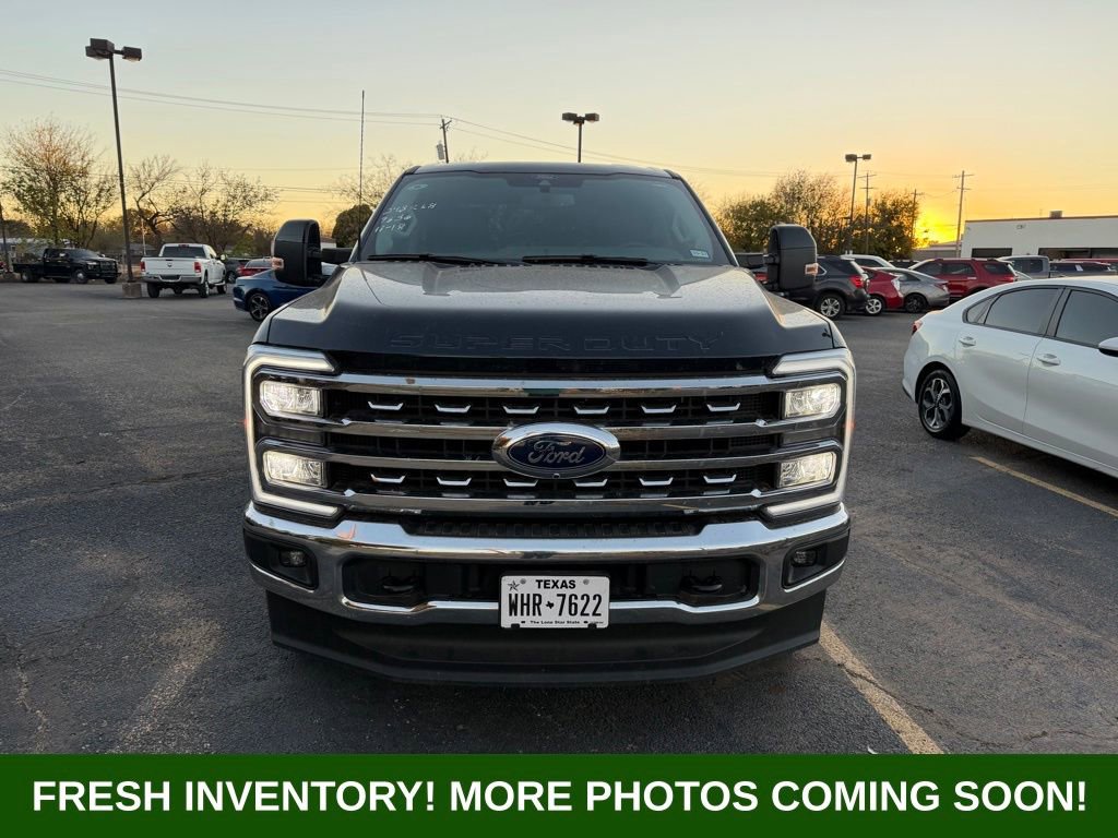 Used 2025 Ford F250 Lariat w/ FX4 Off-Road Package image 2