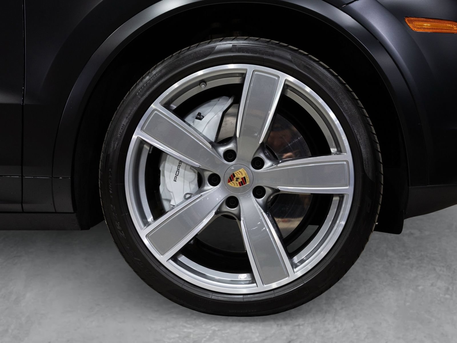 Used 2023 Porsche Cayenne Turbo AWD/4WD image 13
