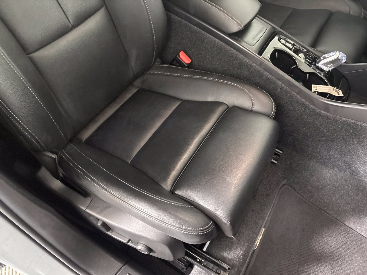 Used 2026 Volvo XC40 B5 Plus AWD/4WD image 32