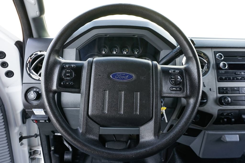 Used 2015 Ford F550 2WD Regular Cab Super Duty image 38