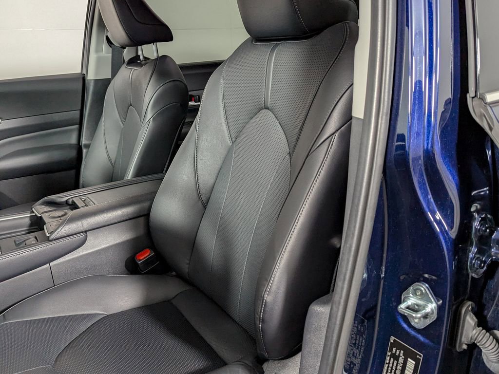 Used 2024 Toyota Grand Highlander Limited image 18