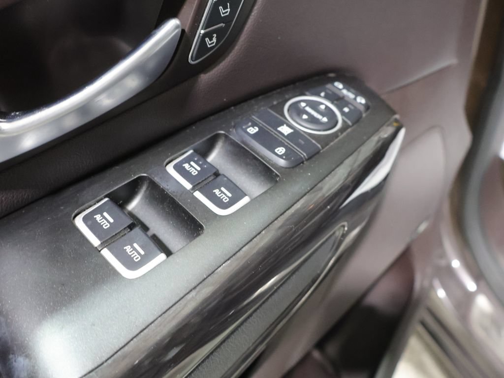Used 2015 Kia Sedona SX Limited FWD image 14