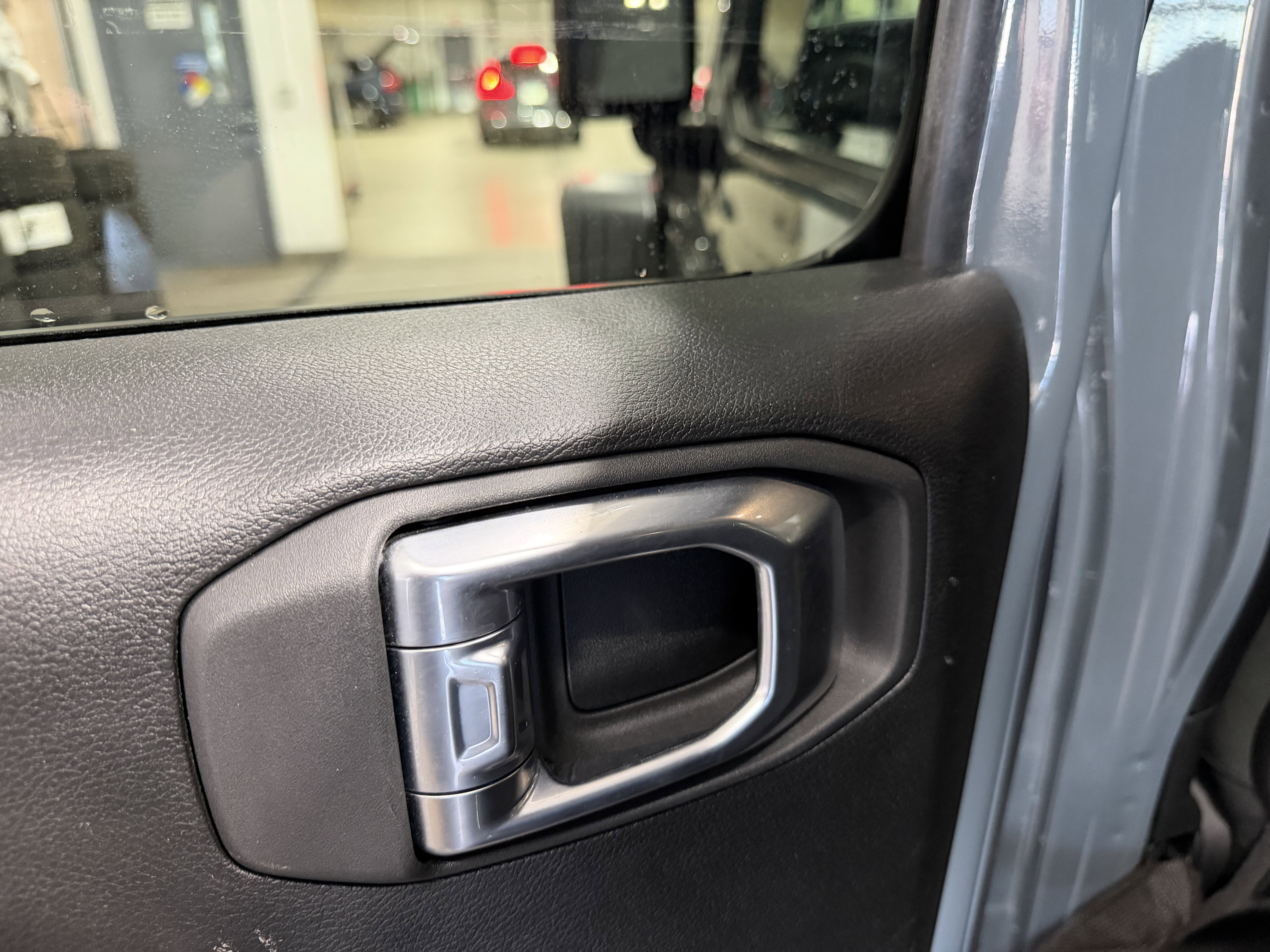 Used 2024 Jeep Wrangler Unlimited Rubicon 4xe image 27