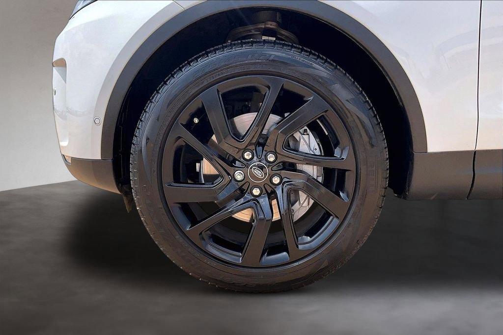 Certified 2025 Land Rover Discovery S AWD/4WD image 8