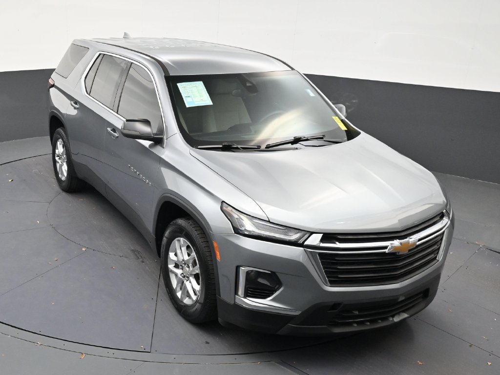 Used 2023 Chevrolet Traverse LS FWD image 18
