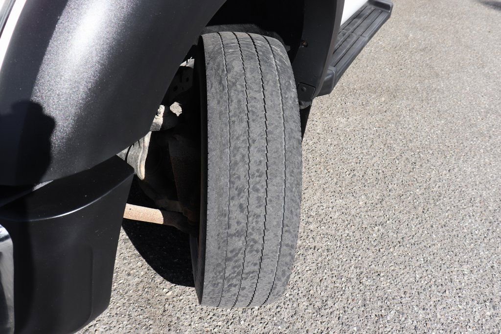 Used 2015 Ford F550 2WD Regular Cab Super Duty image 34