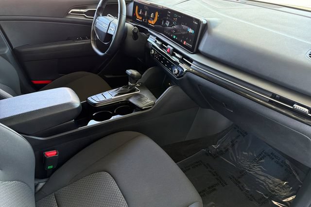 Used 2026 Kia Sportage LX FWD image 19