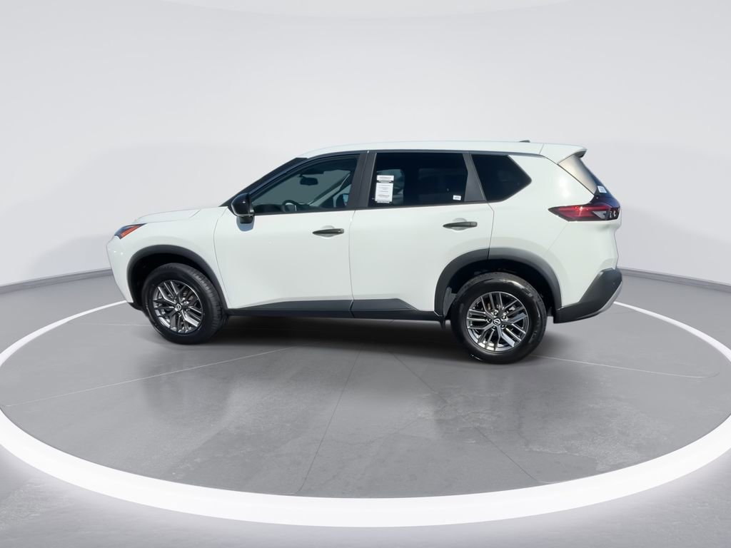 Used 2023 Nissan Rogue S image 5