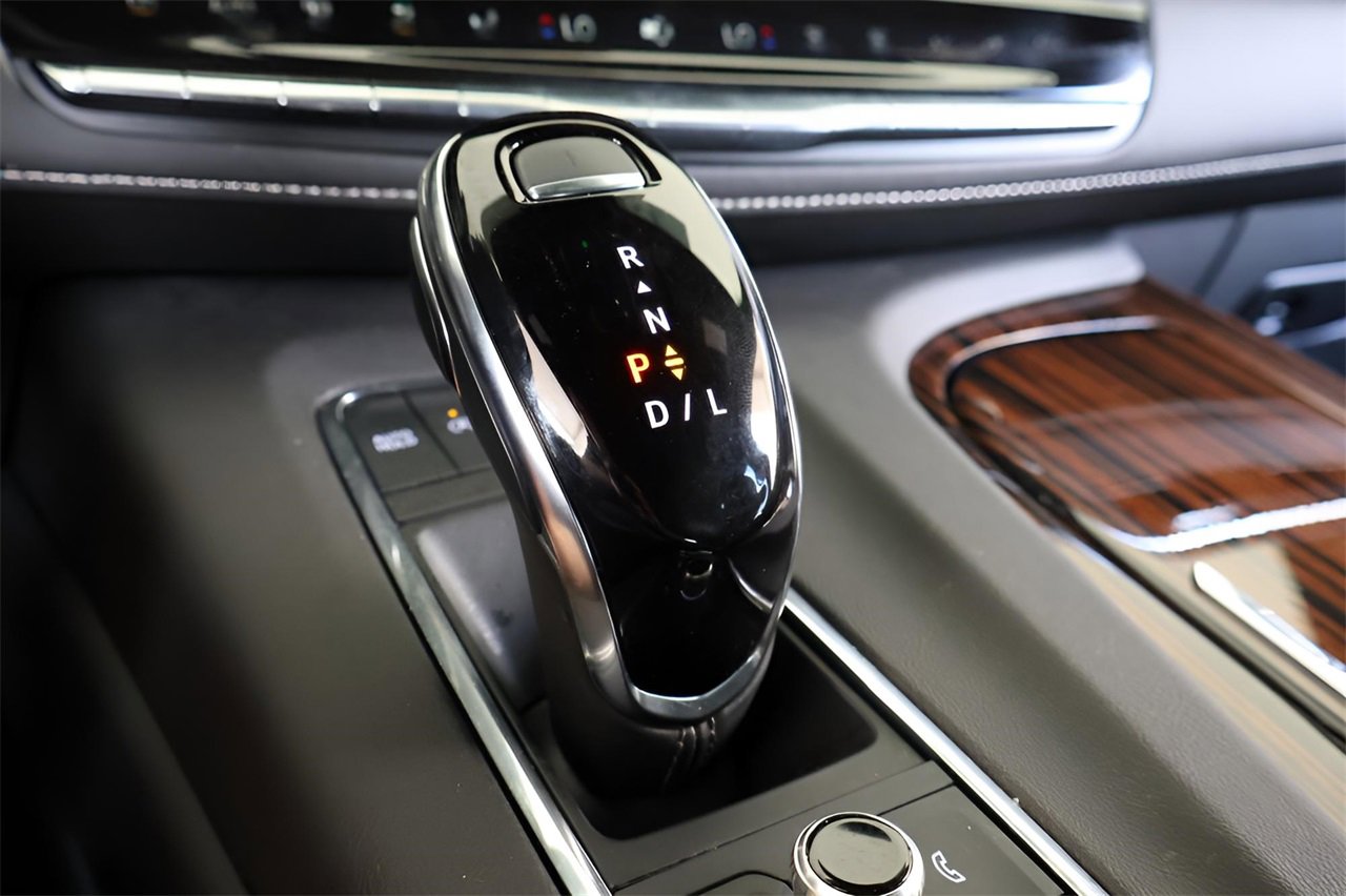 Certified 2024 Cadillac Escalade ESV Premium Luxury image 28