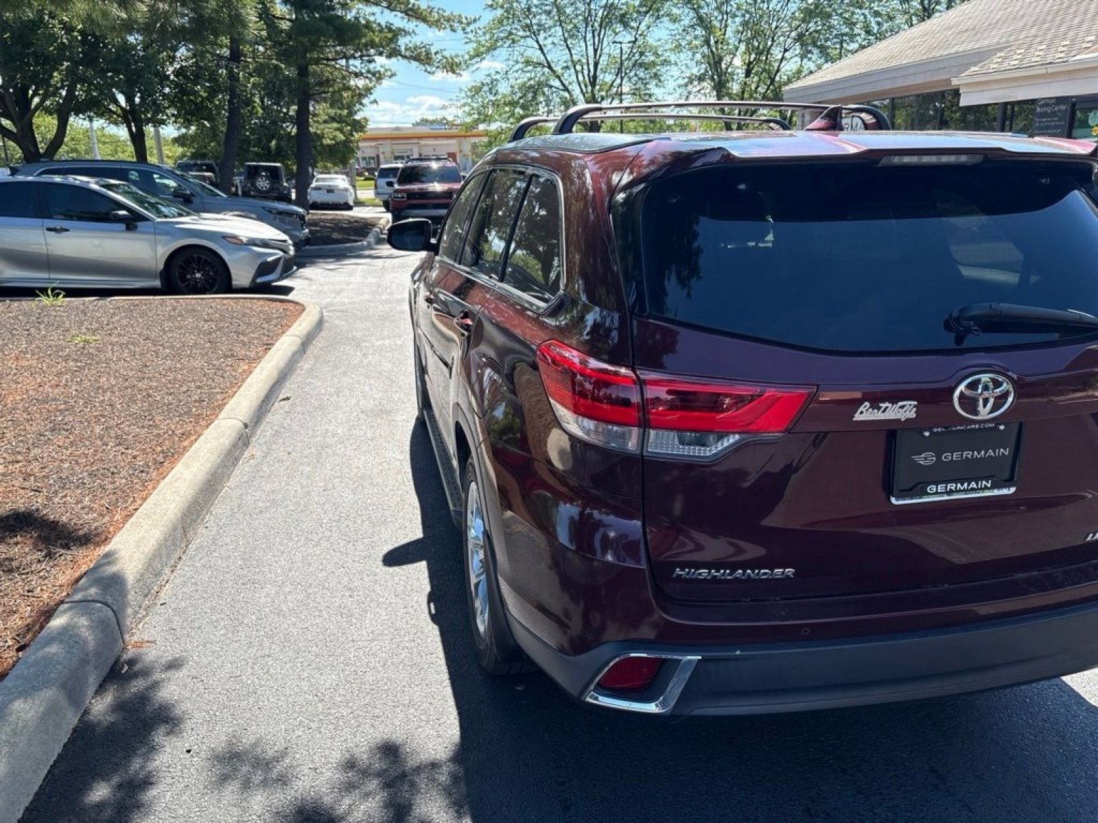 Used 2018 Toyota Highlander Limited AWD/4WD image 4