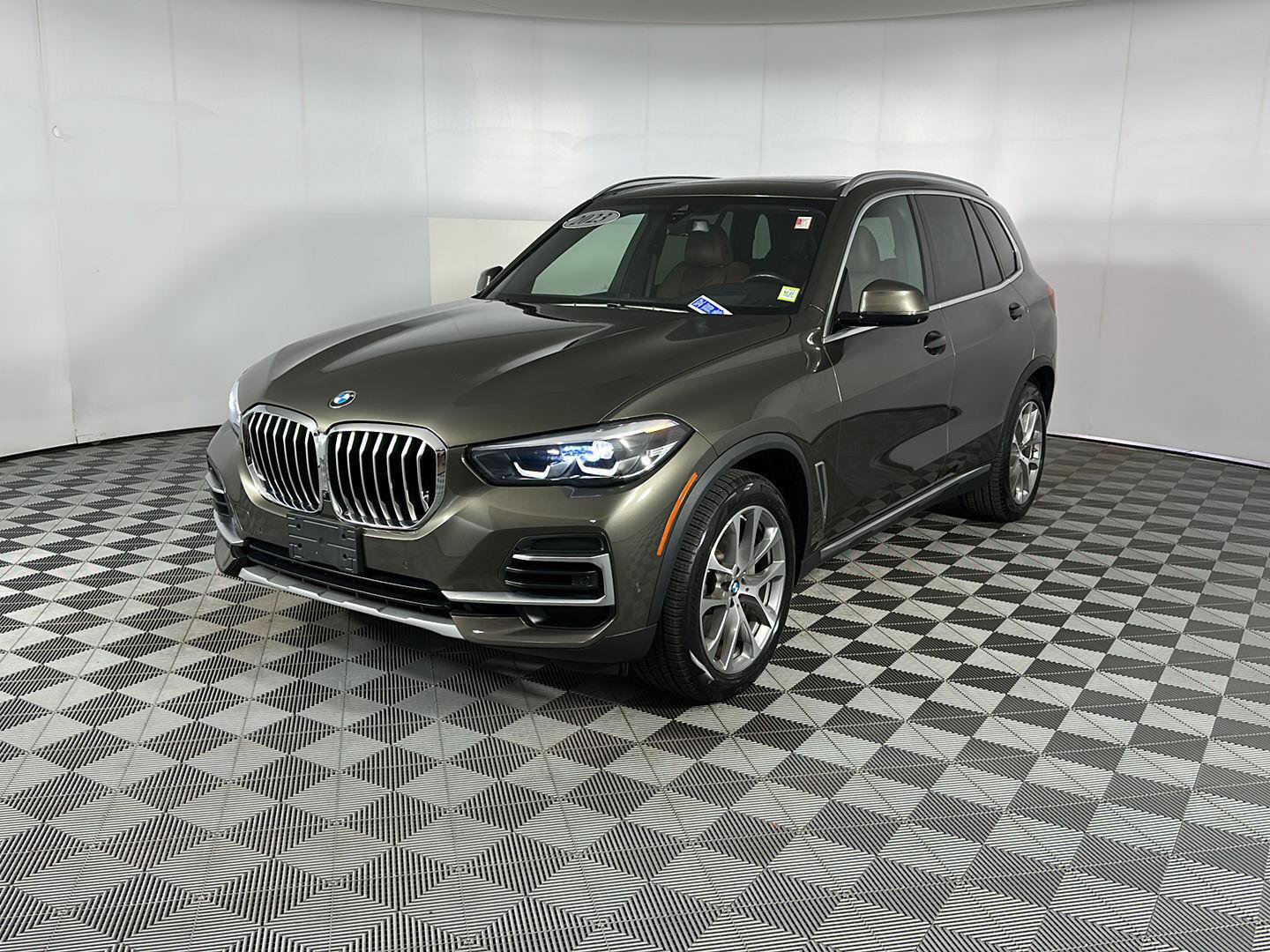 Used 2023 BMW X5 xDrive40i w/ Premium Package AWD/4WD image 8