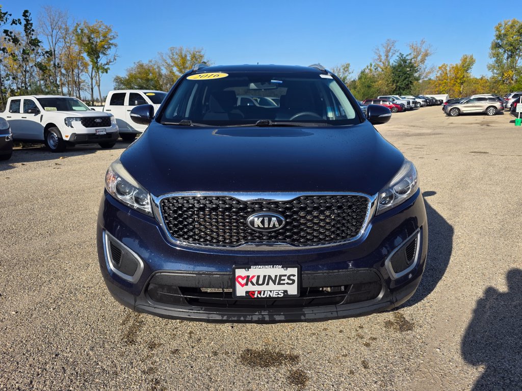 Used 2016 Kia Sorento LX AWD/4WD image 2