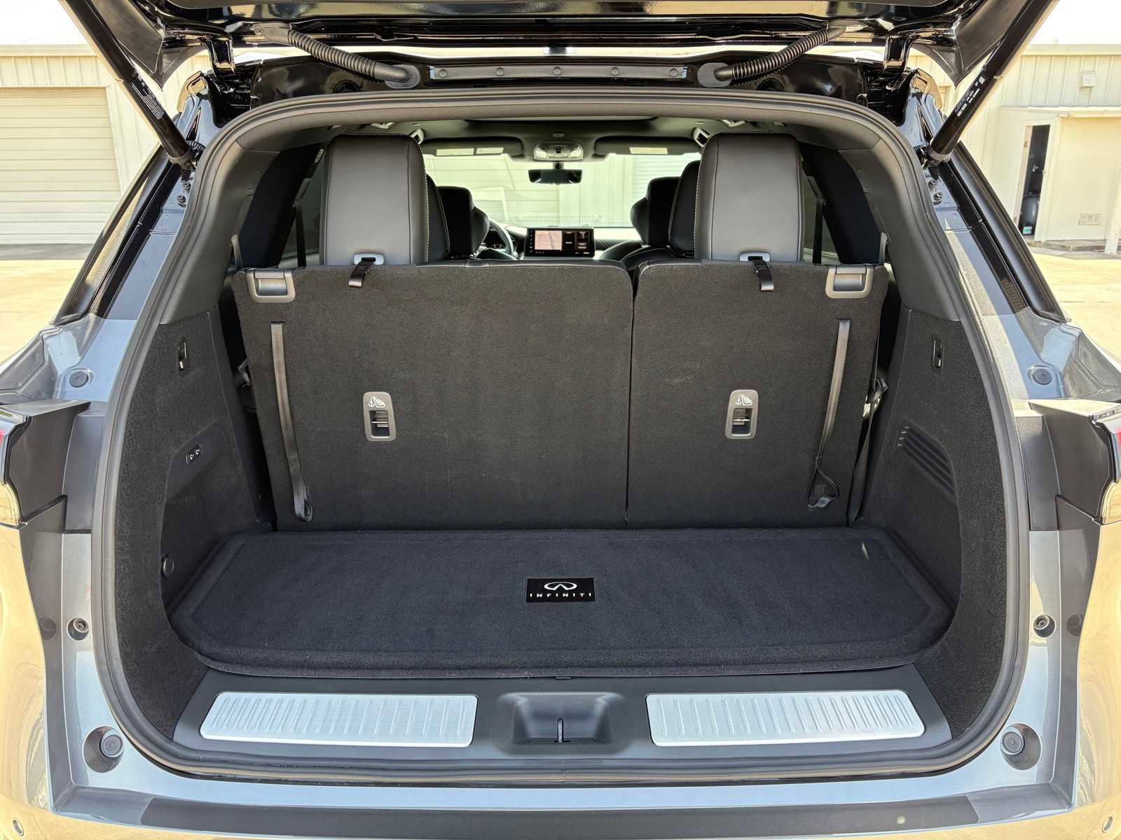 Certified 2026 INFINITI QX60 Autograph w/ Dark Cargo Package image 10