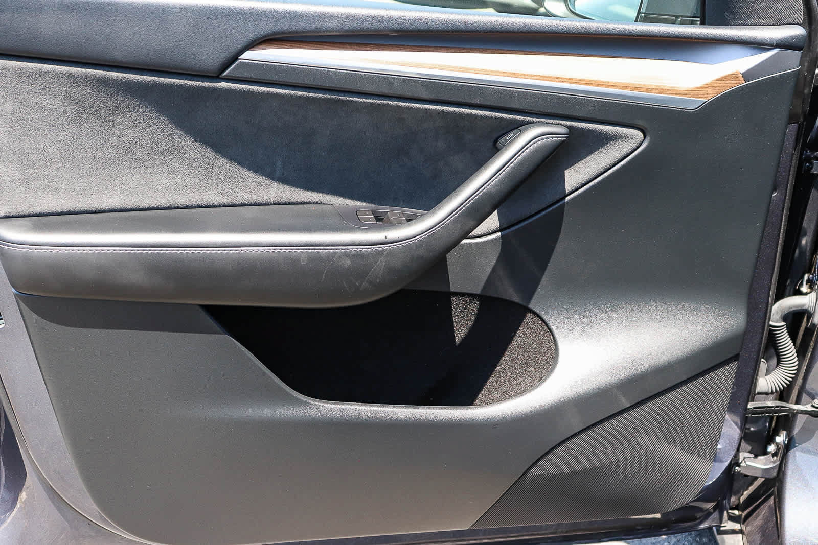 Used 2023 Tesla Model Y Long Range AWD/4WD image 23